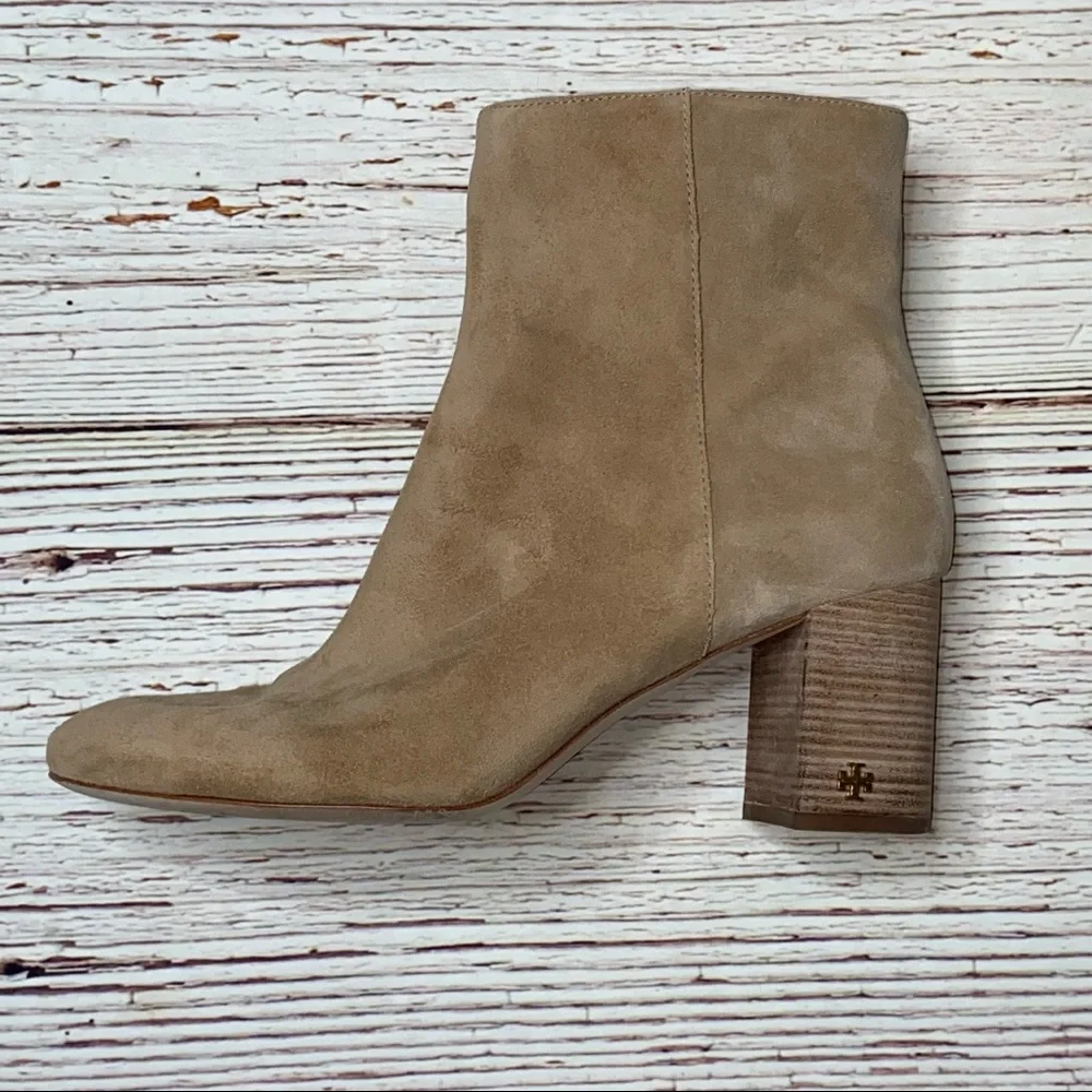 Tory Burch Brooke Ankle Bootie in Beige Suede Sz 10